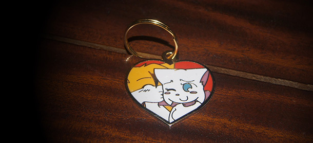Two photos of the PauloxLucy pendant
